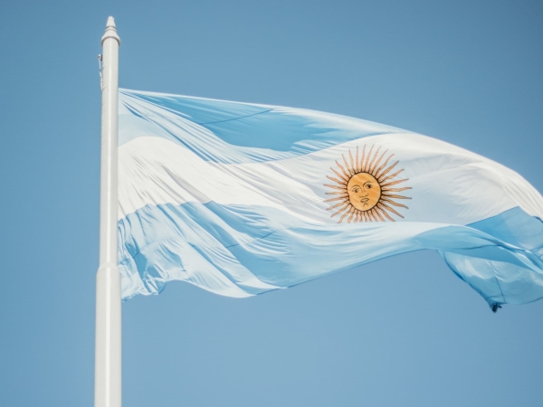 Coinbase (COIN) Receives Approval to Expand Services Into Argentina | INFbusiness