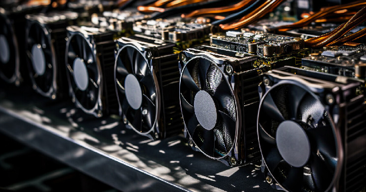 Bitcoin miners to soar in 2025 amid AI hosting and BTC yield strategies - Clear Street | INFbusiness