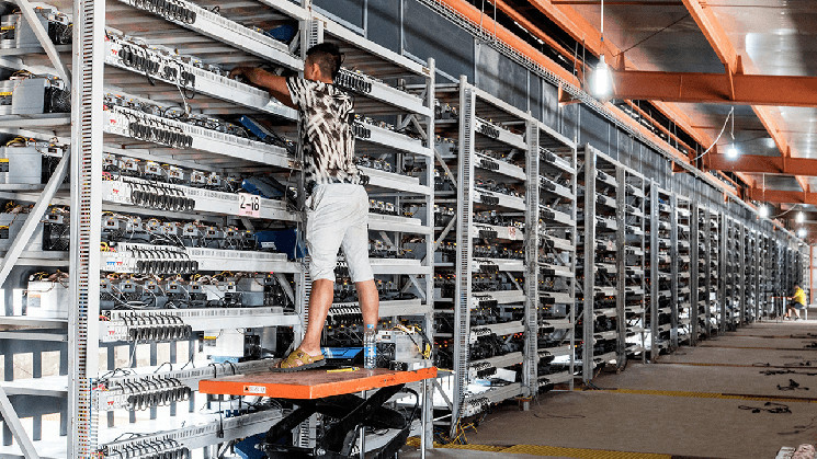 Bitcoin Mining Tightens: Difficulty Hits 110.45 Trillion Amid Revenue Slump | INFbusiness