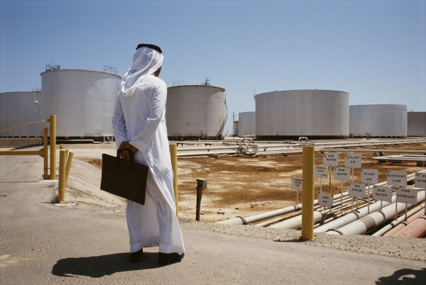 A view of the Aramco oil refinery in Saudi Arabia, 1990. (Tom Stoddart/Hulton Archive/Getty Images)