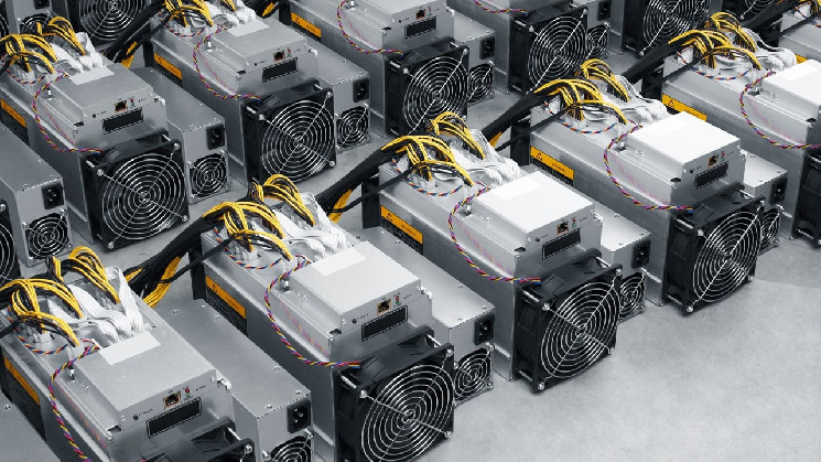 Bitcoin Mining Revenue Holds Steady at December Levels Minus $40 Million | INFbusiness