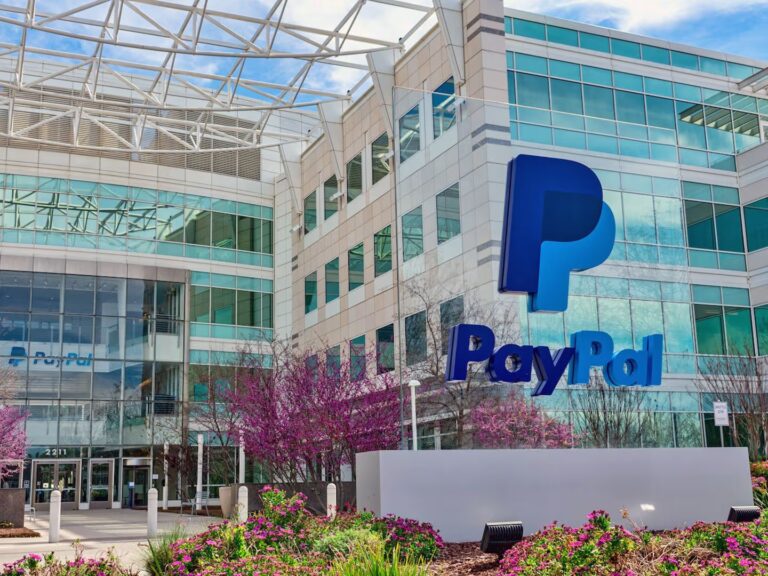 Coinbase (COIN) Introduces Free PayPal PYUSD Conversion as Stablecoin Competition Heats Up | INFbusiness