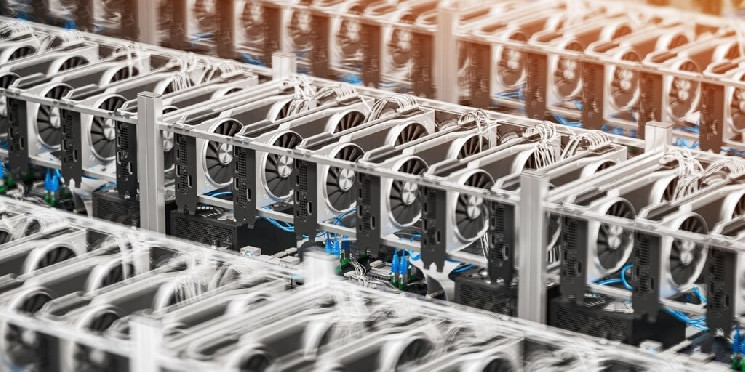 Bitcoin Mining Stocks Plunge Amid Market Chaos | INFbusiness