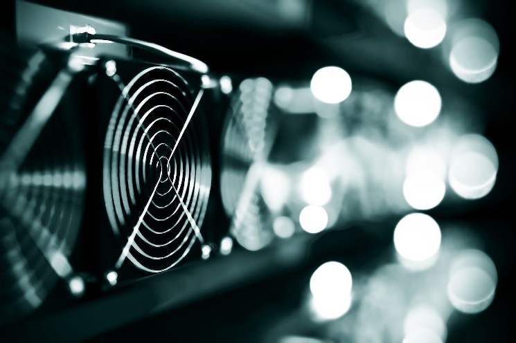 Jackson Hole, Wy. — Bitcoin mining operators have historically operated within the volatile cycle of peaks and troughs defined by the four-year halving event. Yet industry leaders speaking at the SALT conference in Jackson Hole this week argue the landscape has fundamentally transformed. Bitcoin Mining Faces 'Incredibly Difficult' Market as Power Becomes the Real Currency | INFbusiness