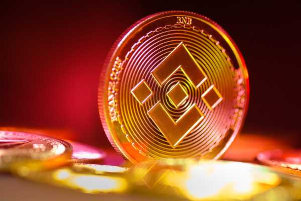 No significant economic data is expected today that could strongly influence the market in the short term. Therefore, attention is focused primarily on technical factors, as price movements are mainly determined by order flow and chart structure. Bitcoin failed to achieve a sustained upward breakout yesterday but continues to hold at the 50 EMA on the 4-hour chart. This zone remains crucial, as a break below it would neutralize the previous upward movement and push the market back into a period of weakness. However, as long as the price remains above the 50 EMA, the chance of a continuation of the recovery remains intact. BNB in the decision zone – beginning of a new upward phase? | INFbusiness