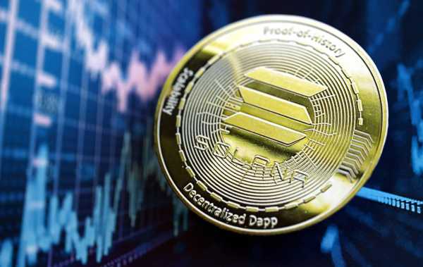 Solana (SOL) is currently showing weak technical signs on the daily chart. The price is forming a potential ascending triangle structure, the bullish potential of which depends largely on whether the support in the green zone can be defended. Should this area break down, a continuation of the correction would be likely, with the price initially working through a large part of the lower wick and subsequently potentially targeting the 800-day EMA. Solana under pressure: SOL course correction or countermovement? | INFbusiness