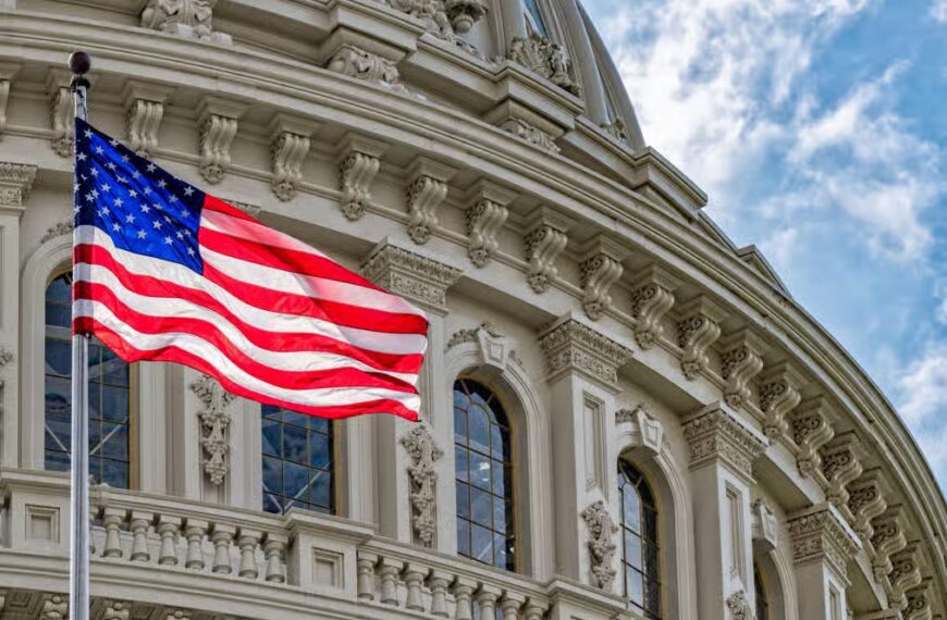 Tillis Adds Ethics Clause to Crypto Bill, TD Cowen Notes