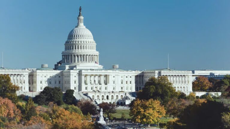 Senate Crypto Bill Faces Hurdles Despite Committee Win 1