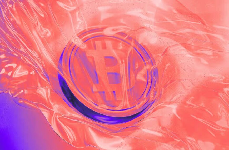 Bitcoin Dips Amid Fed Hold, Rate Cut Hopes Fade