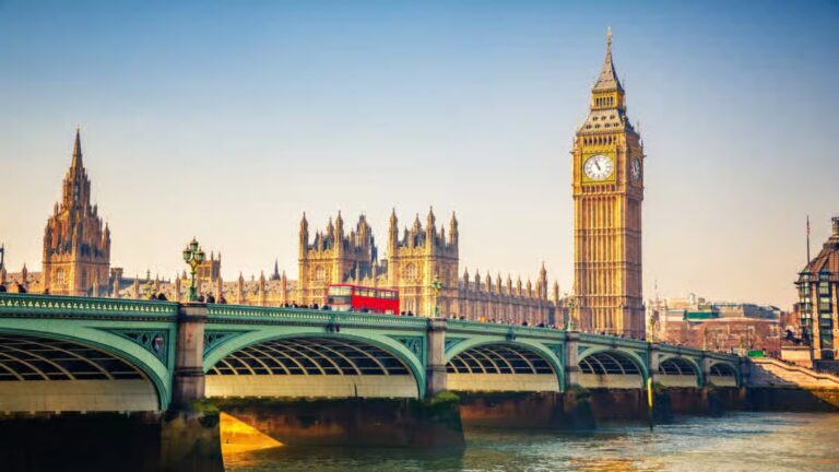 UK Peers Want Lighter Stablecoin Rules to Spur Growth 7